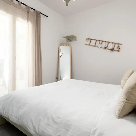 Azzurro Bianco * פארוס