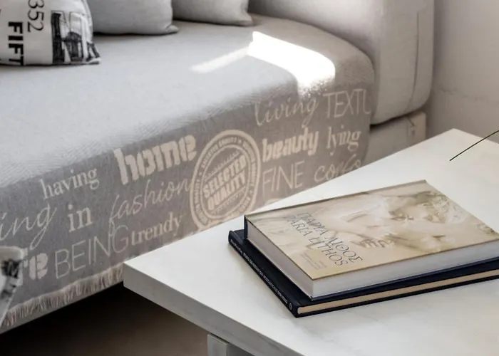 Azzurro Bianco アパート パロス島