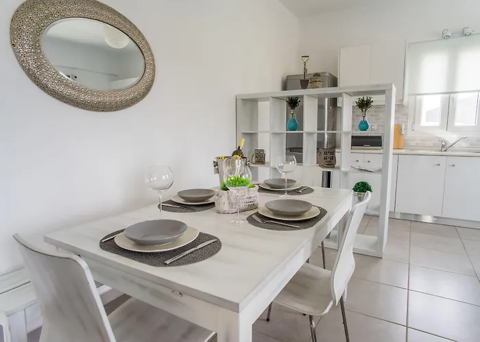 Azzurro Bianco アパート *