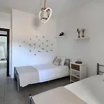 Azzurro Bianco شقة *