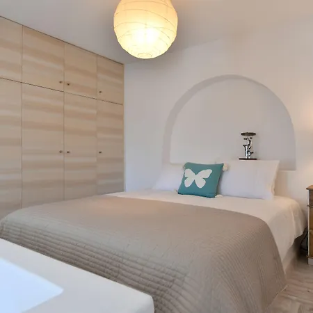 Azzurro Bianco アパート パロス島