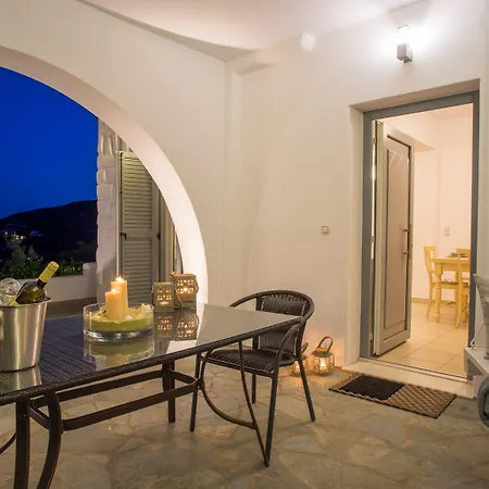 Azzurro Bianco アパート パロス島